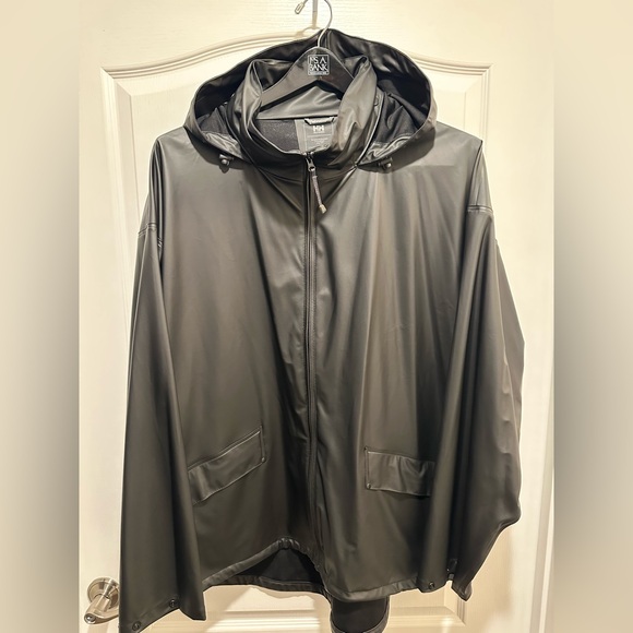 NWOT Helly Hansen Men’s Black WindbreakerJacket Concealable Hood Size 4XL/4TG